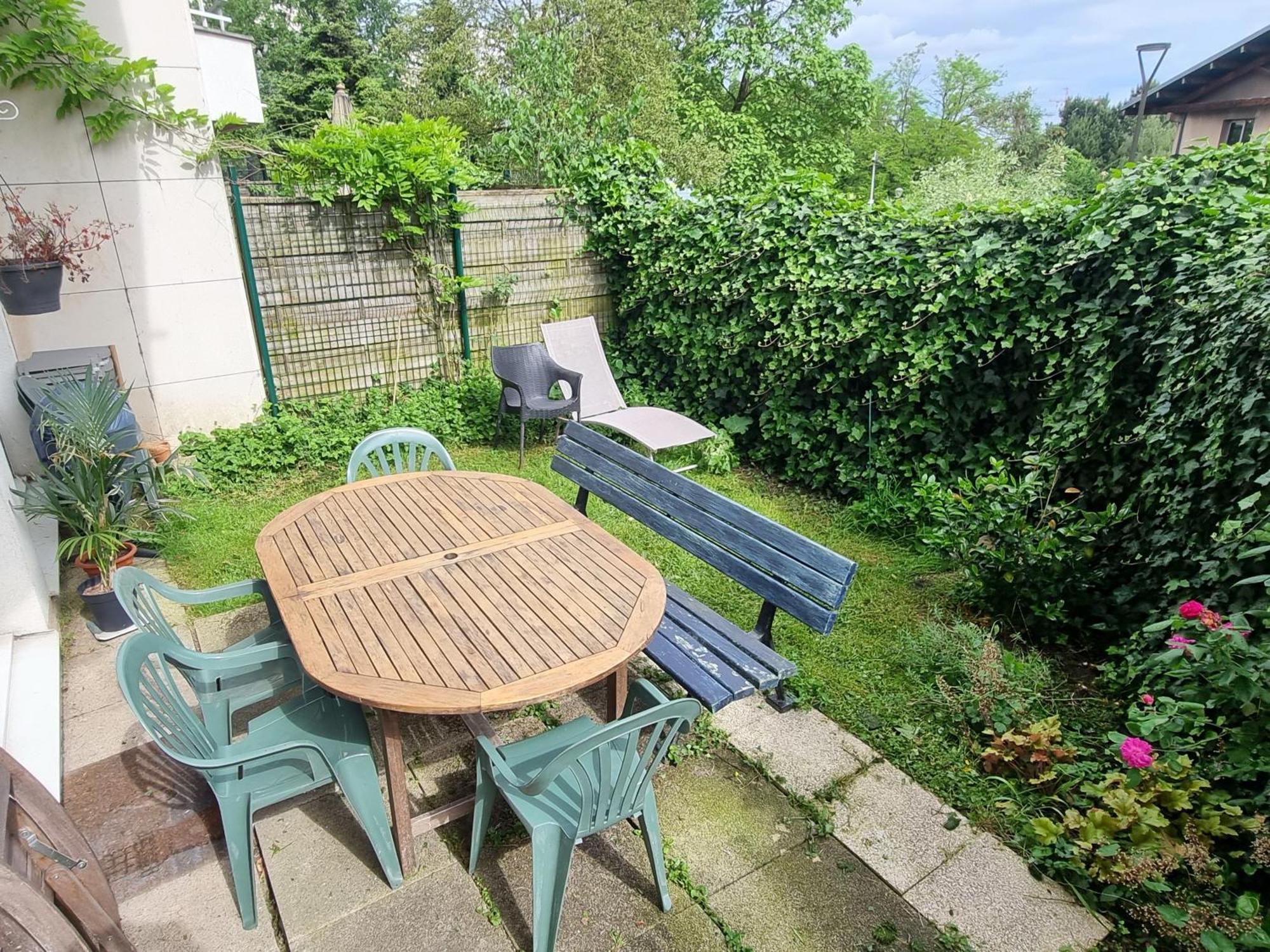 Chambre Avec Sdb Et Toilettes Privatives Rosny-sous-Bois Luaran gambar